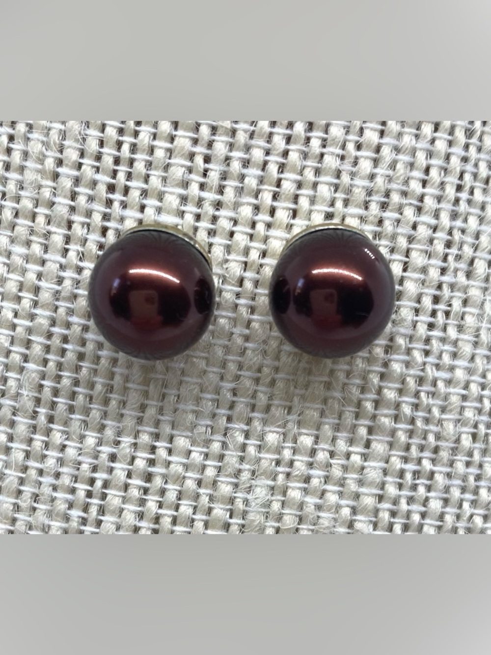 Vintage Brown Pearl Stud Earrings Classic Whimsigoth Preppy Cottagecore Fairy - Picture 1 of 12